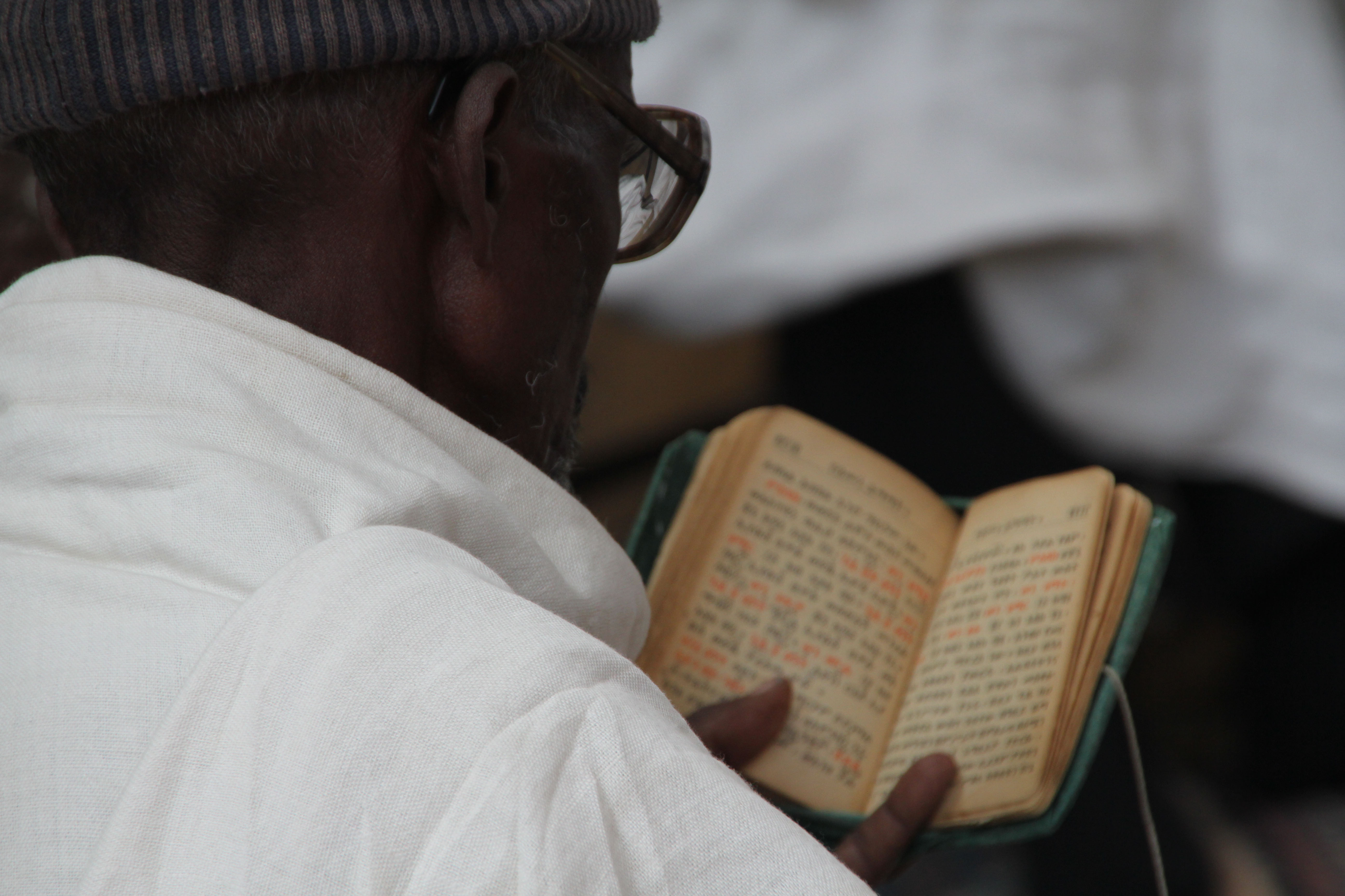 Bible reader, Ethiopia - © JonoVernon-Powell.com