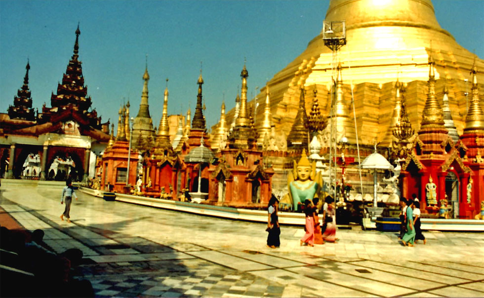 schwedagon-surrounding-temp